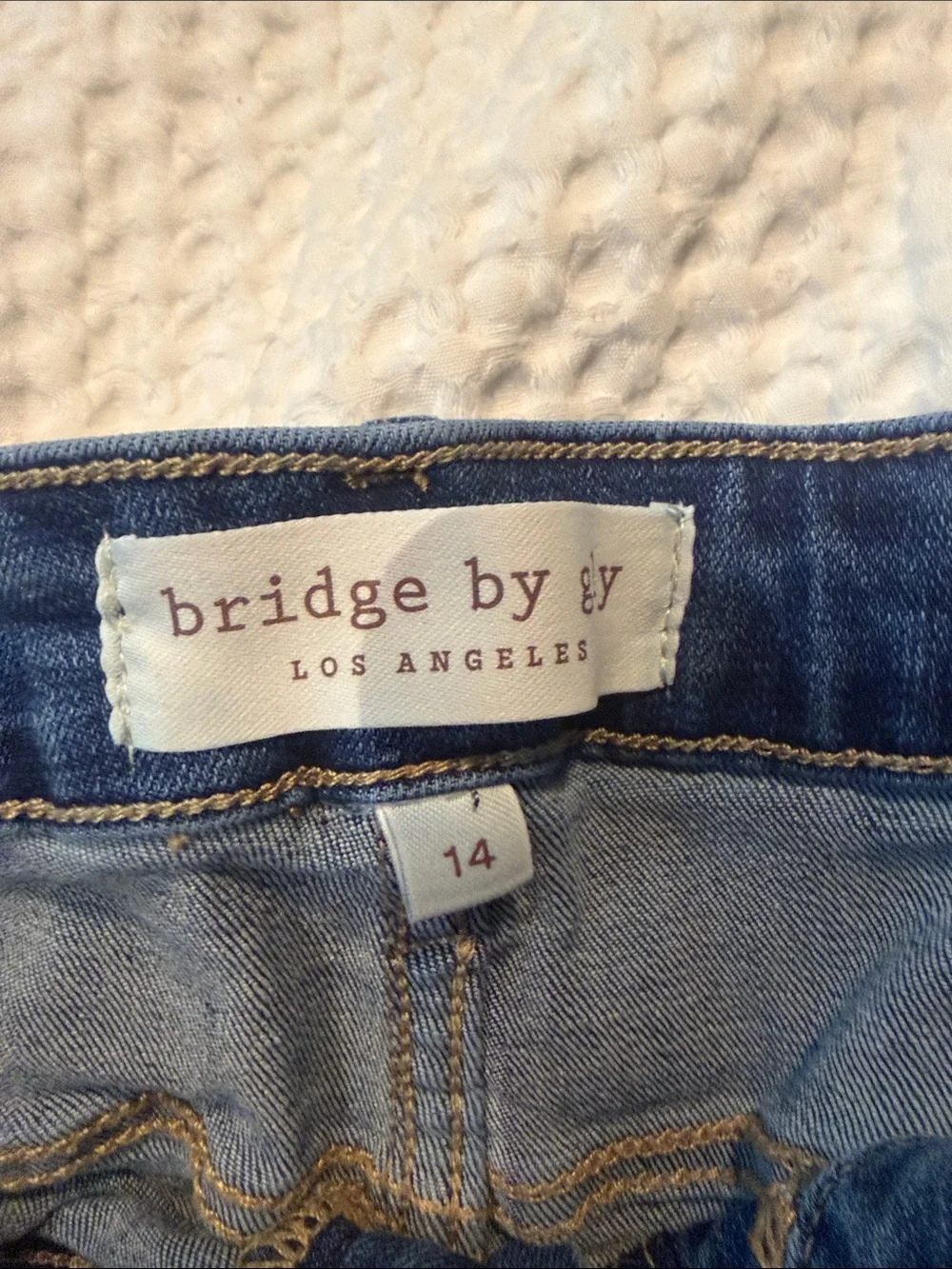 Women's Denim Wide-Leg Flare Jeans in Medium Blue. Bridge by GLY. NWOT - Picture 2 of 4